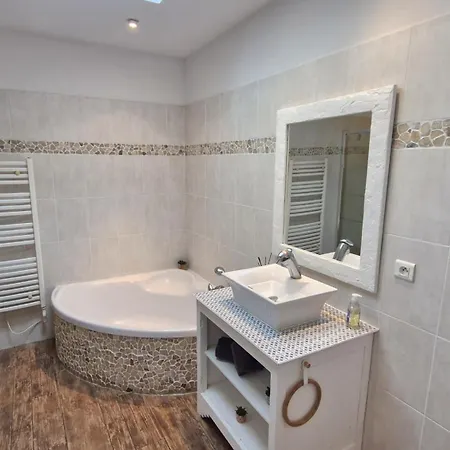 Sur - Maison De Plain-pied - Confort Et Ambiance Cocooning - Piscine * Vaux-sur-Mer